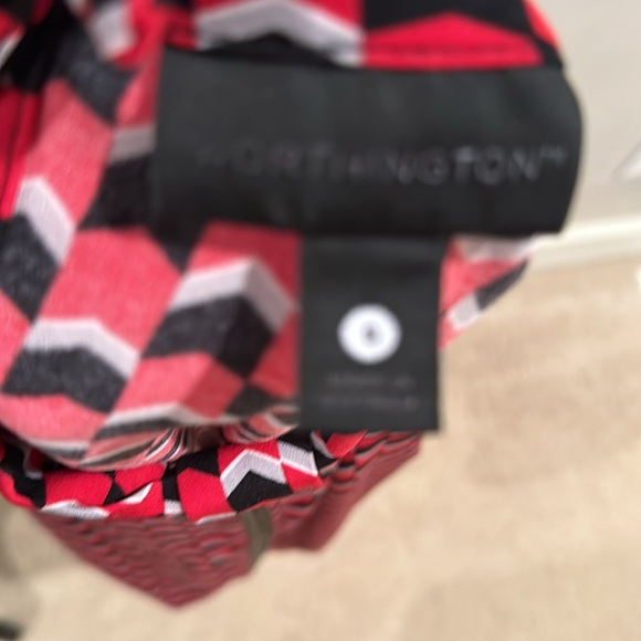 Geometric Patterned Top - Picture 7 of 7